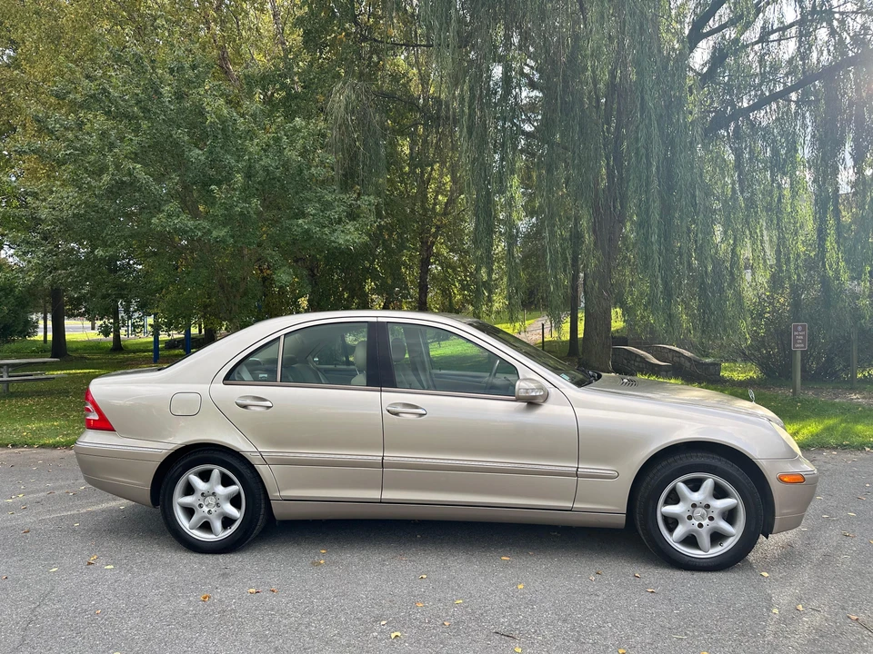 2002 Mercedes-Benz W203 C-Class - Image 26 of 31
