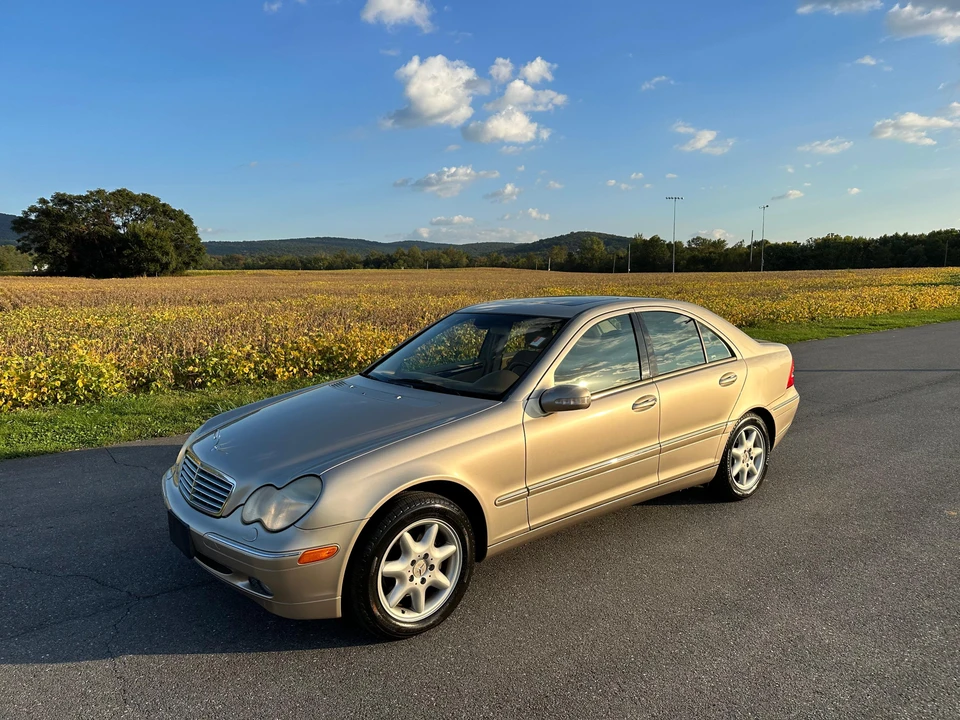 2002 Mercedes-Benz W203 C-Class - Image 11 of 31