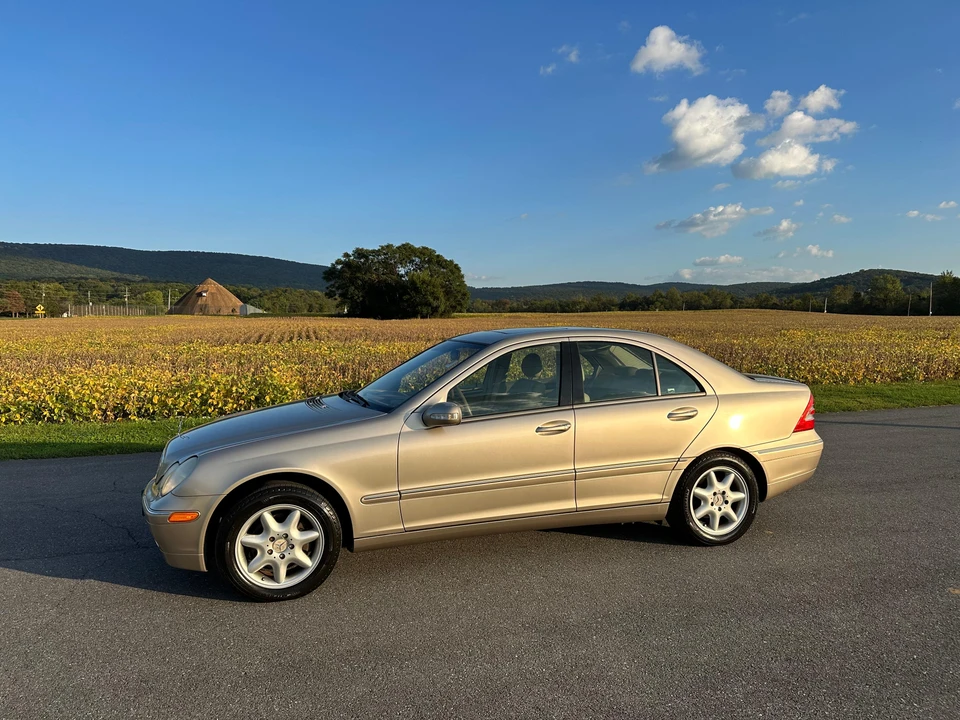 2002 Mercedes-Benz W203 C-Class - Image 15 of 31