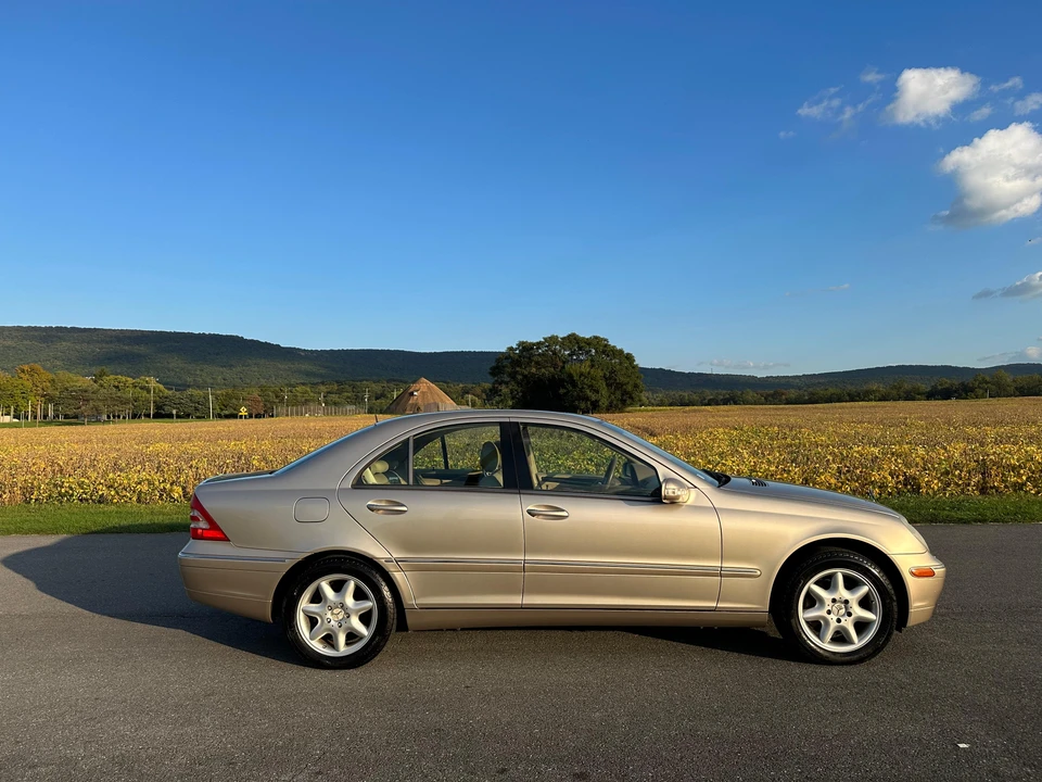 2002 Mercedes-Benz W203 C-Class - Image 24 of 31