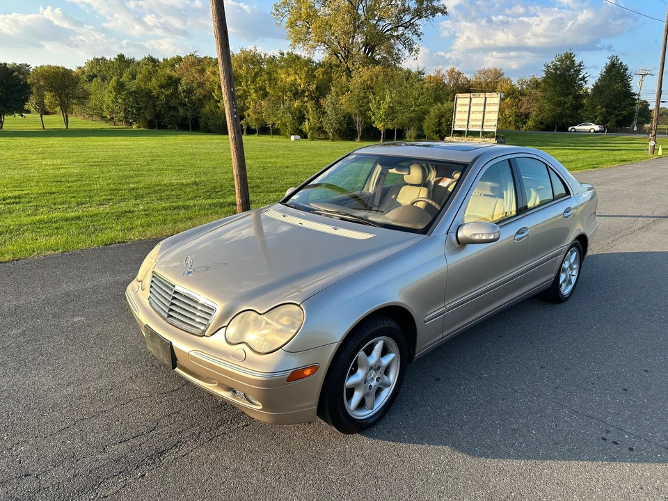 2002 Mercedes-Benz W203 C-Class - Image 10 of 31