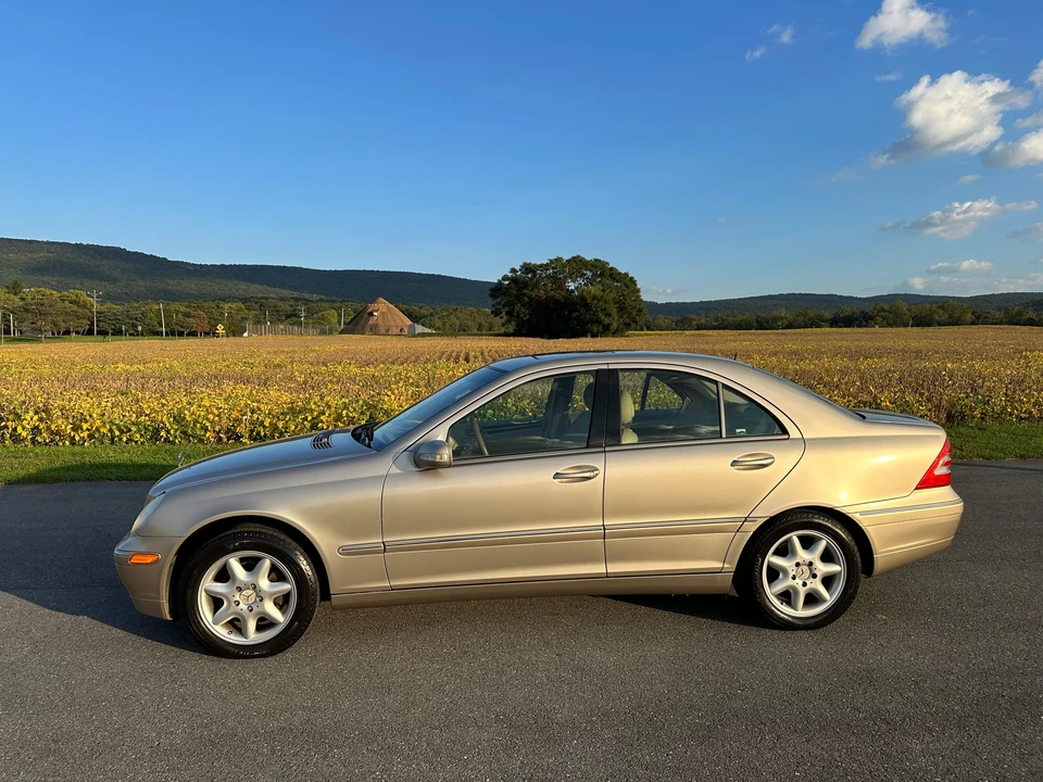 2002 Mercedes-Benz W203 C-Class - Image 16 of 31