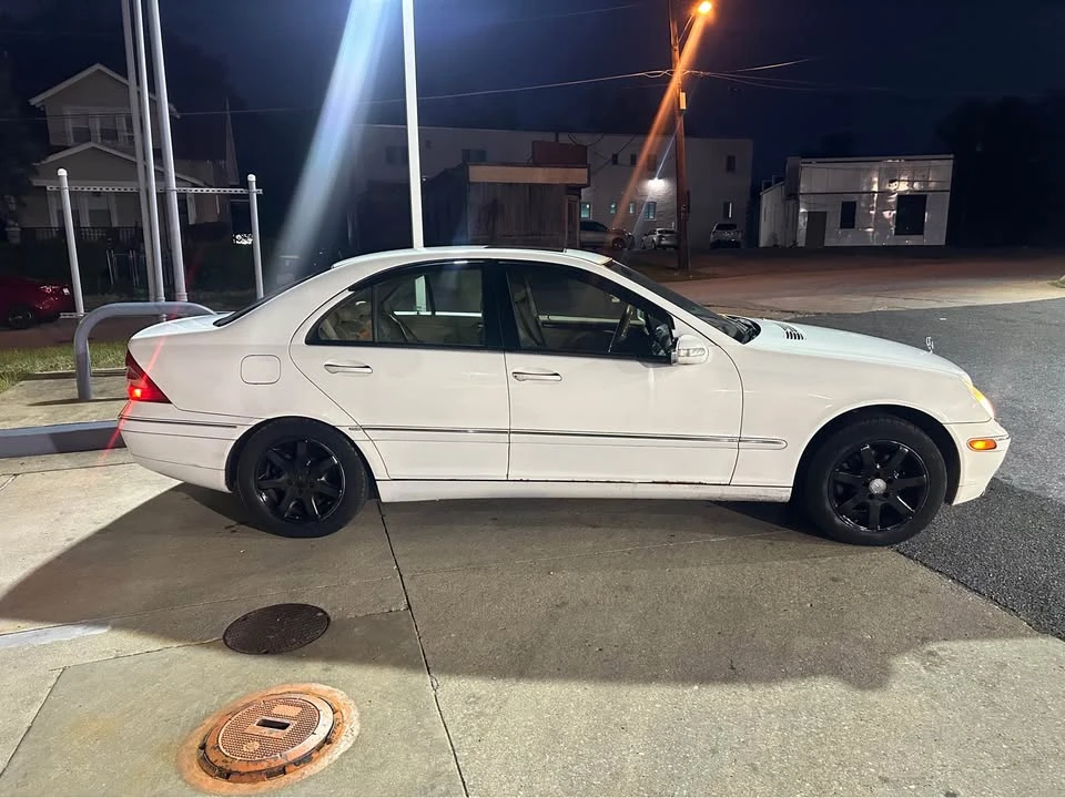 2002 Mercedes-Benz W203 C-Class - Image 2 of 17