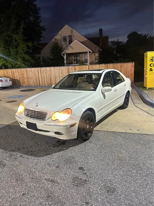 2002 Mercedes-Benz W203 C-Class - Image 4 of 17