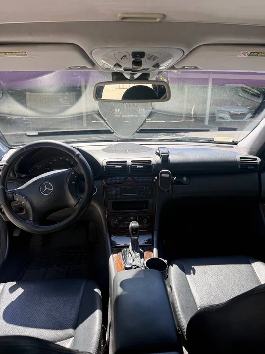 2002 Mercedes-Benz W203 C-Class - Image 10 of 14