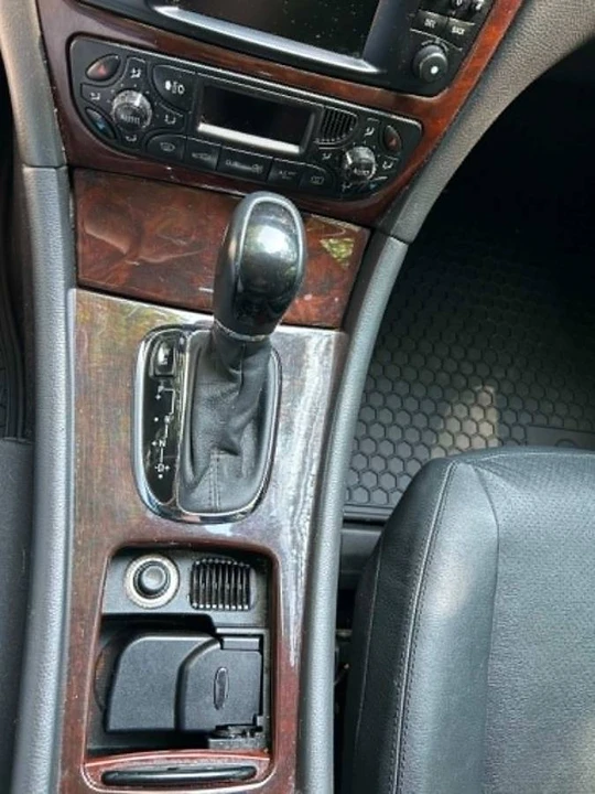 2002 Mercedes-Benz W203 C-Class - Image 12 of 17