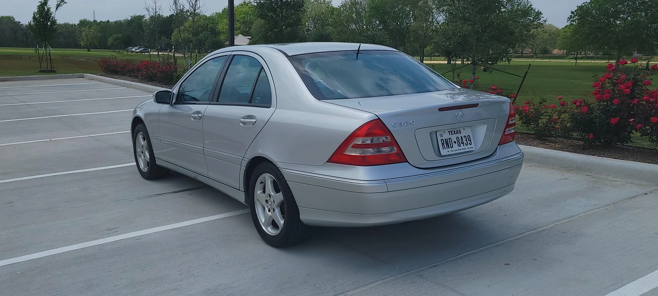 2002 Mercedes-Benz W203 C-Class - Image 10 of 31