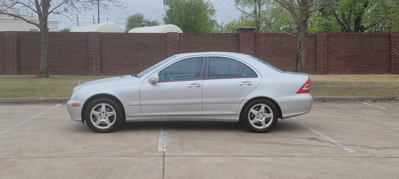 2002 Mercedes-Benz W203 C-Class - Image 8 of 31