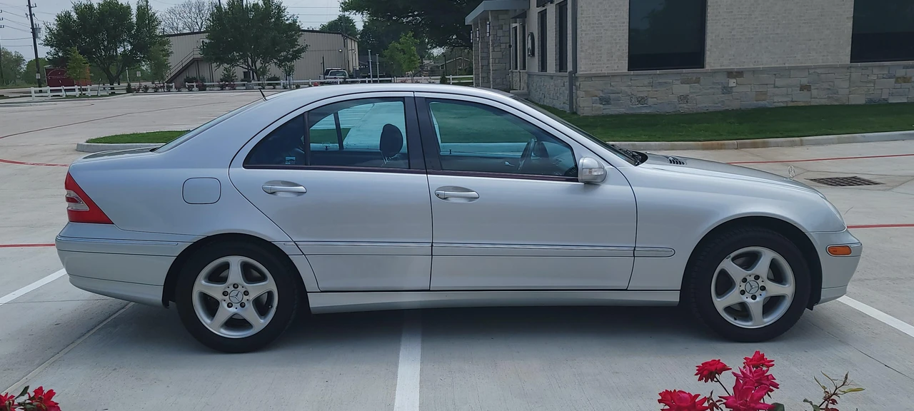 2002 Mercedes-Benz W203 C-Class - Image 15 of 31