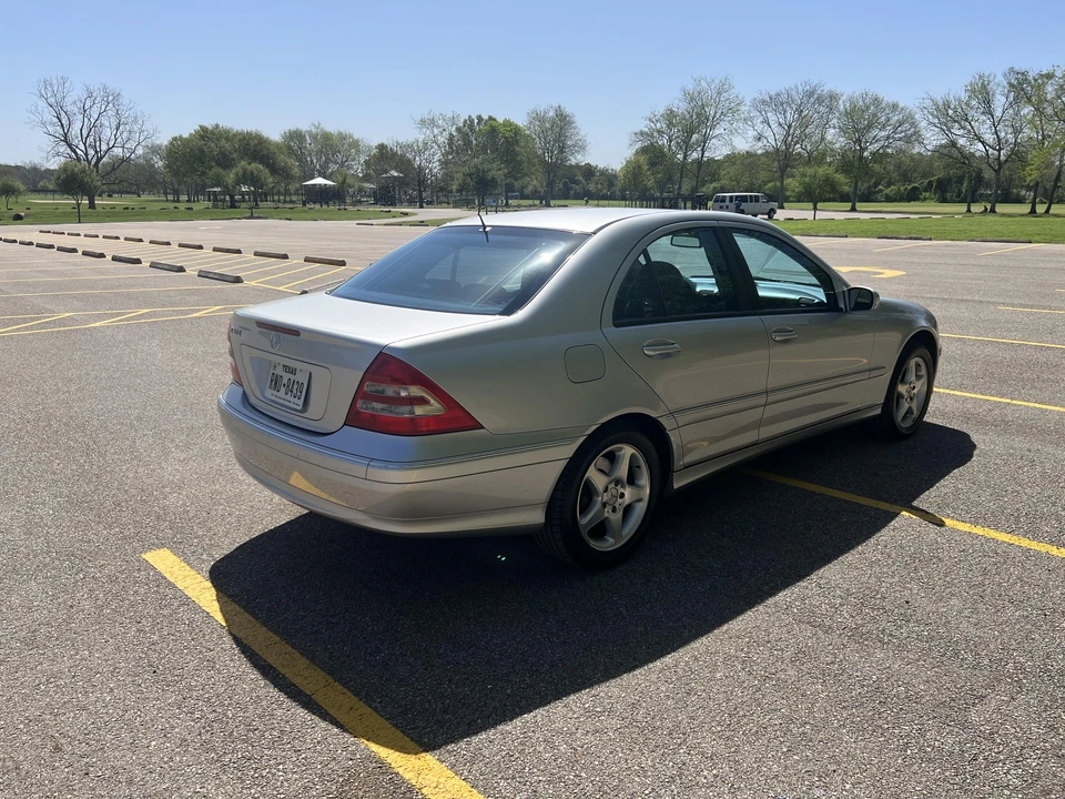 2002 Mercedes-Benz W203 C-Class - Image 14 of 31