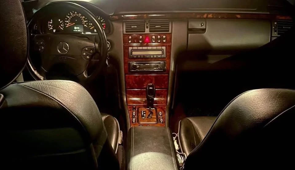2002 Mercedes-Benz W210 E-Class - Image 3 of 8