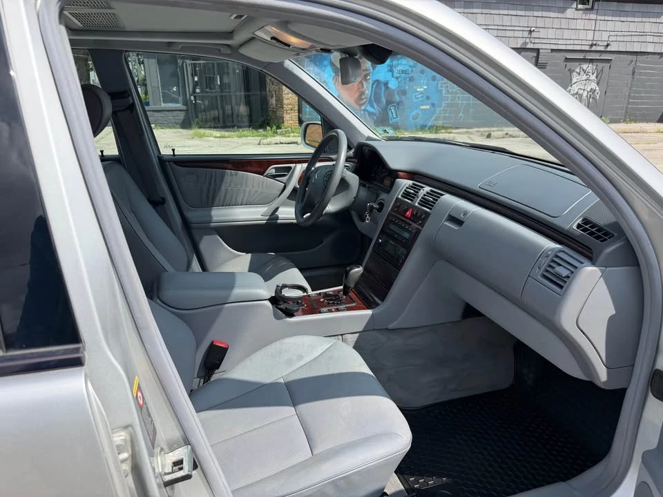 2002 Mercedes-Benz W210 E-Class - Image 11 of 17