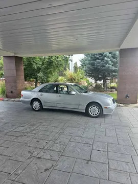 2002 Mercedes-Benz E-Class E 320 AWD Wagon 4D