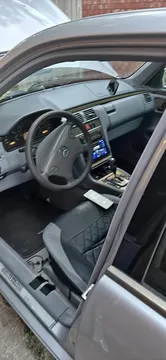 2002 Mercedes-Benz E-Class E 320 Sedan 4D
