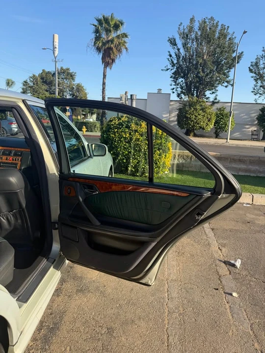 2002 Mercedes-Benz W210 E-Class - Image 10 of 19