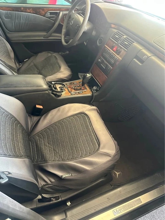 2002 Mercedes-Benz W210 E-Class - Image 2 of 4