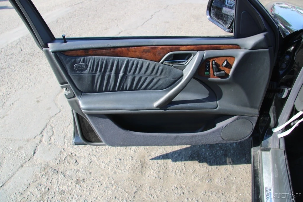 2002 Mercedes-Benz W210 E-Class - Image 10 of 21