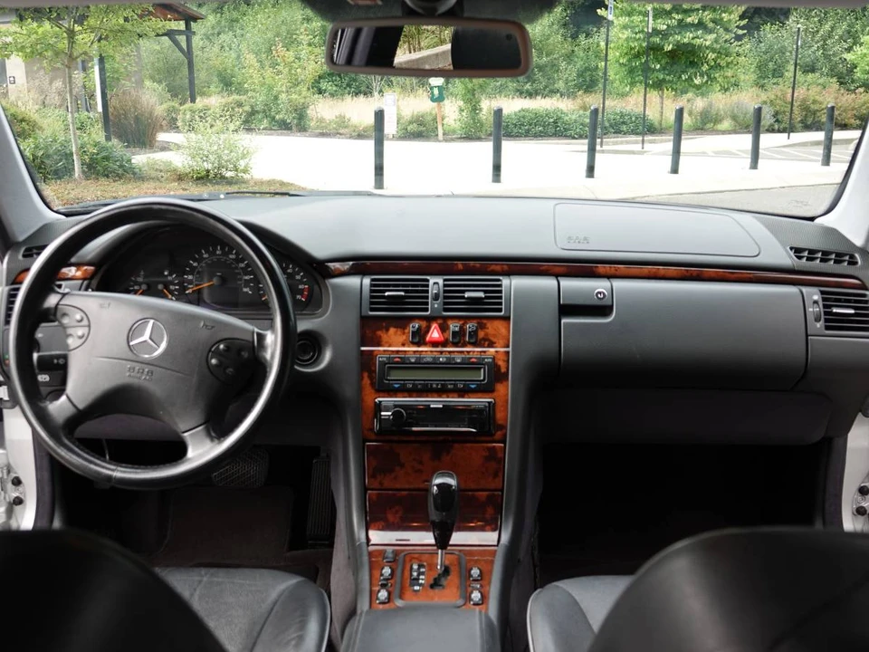 2002 Mercedes-Benz W210 E-Class - Image 12 of 24