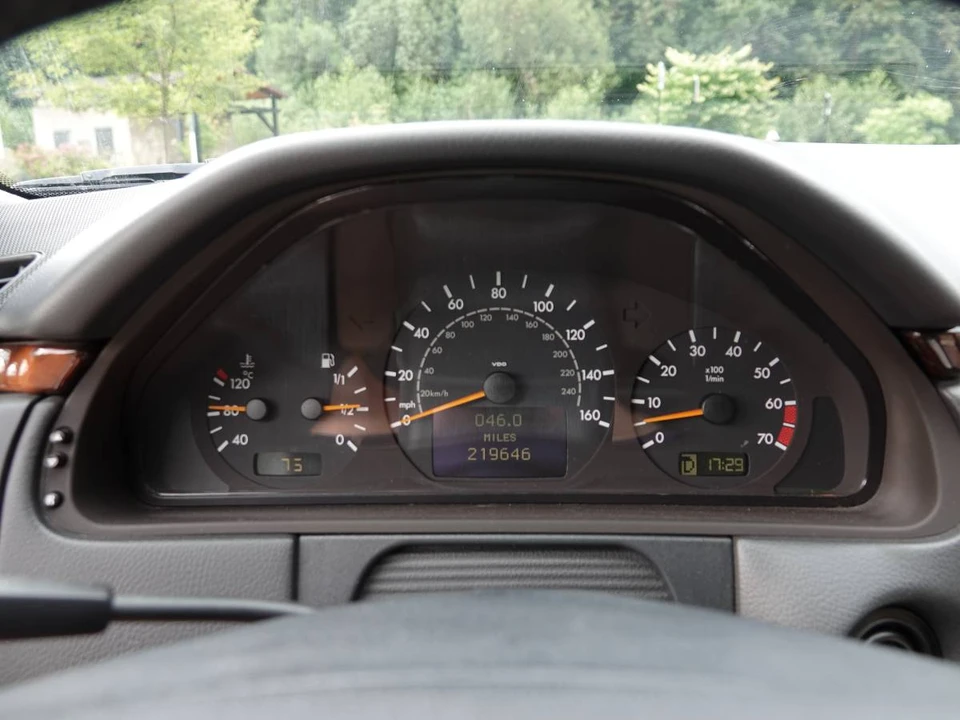 2002 Mercedes-Benz W210 E-Class - Image 15 of 24