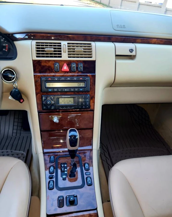 2002 Mercedes-Benz W210 E-Class - Image 17 of 24
