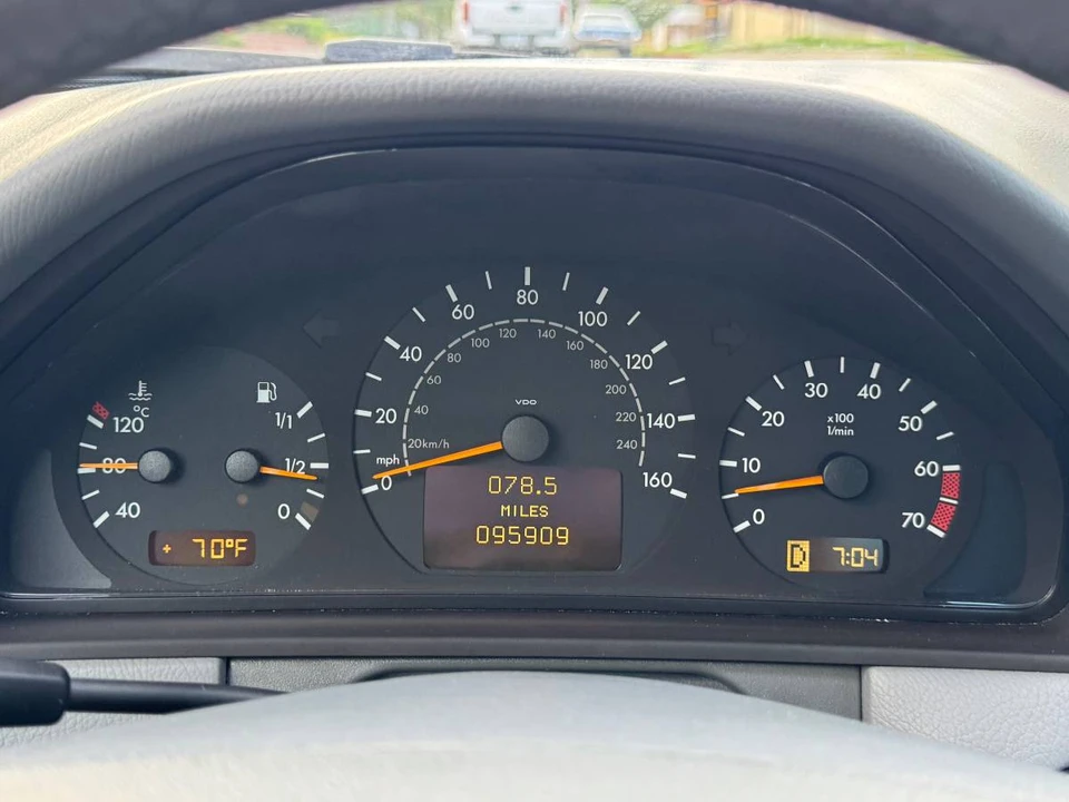 2002 Mercedes-Benz W210 E-Class - Image 14 of 16