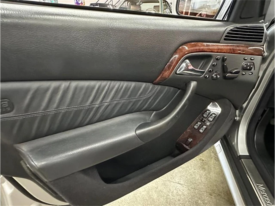 2002 Mercedes-Benz W220 S-Class - Image 29 of 31