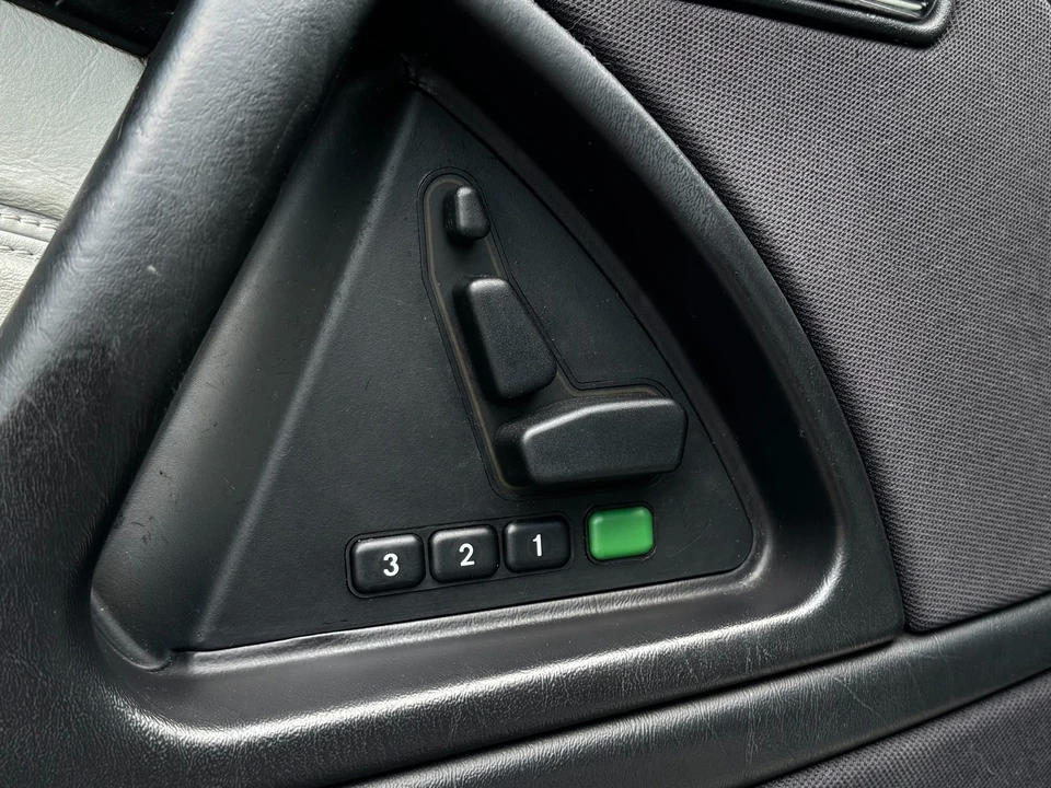 2002 Mercedes-Benz R230 SL-Class - Image 13 of 31