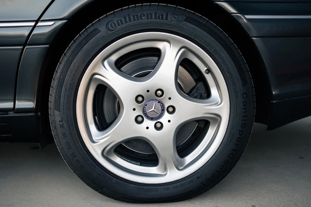 2002 Mercedes-Benz W220 S-Class - Image 24 of 31