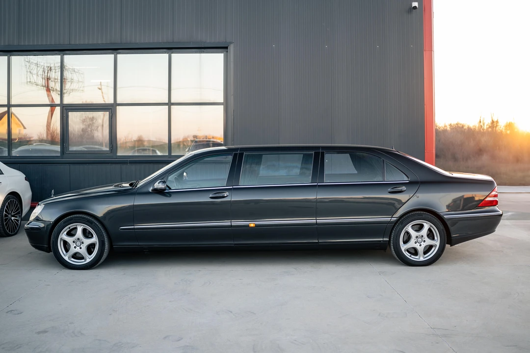 2002 Mercedes-Benz W220 S-Class - Image 8 of 31