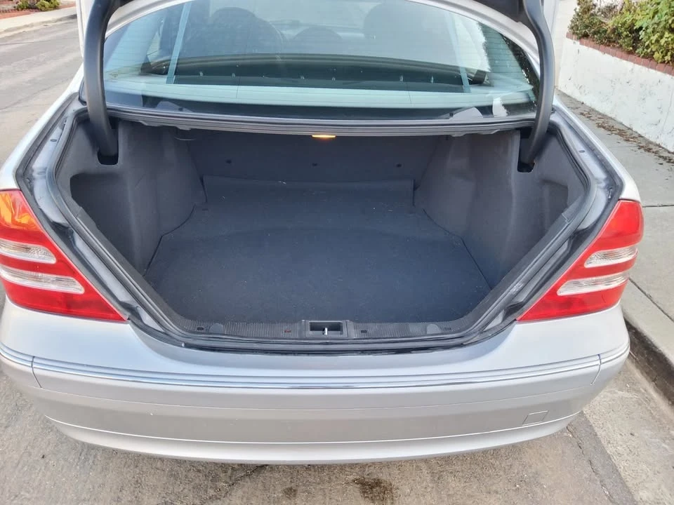 2002 Mercedes-Benz W203 C-Class - Image 8 of 18