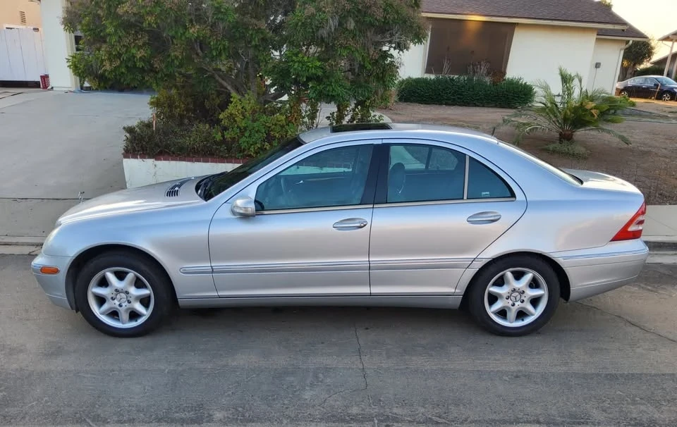 2002 Mercedes-Benz W203 C-Class - Image 2 of 18