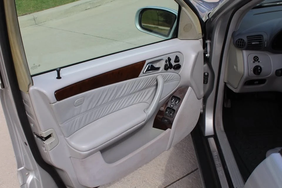 2002 Mercedes-Benz W203 C-Class - Image 10 of 14