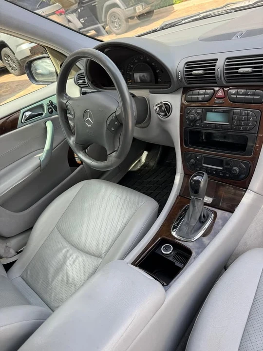 2002 Mercedes-Benz W203 C-Class - Image 8 of 12