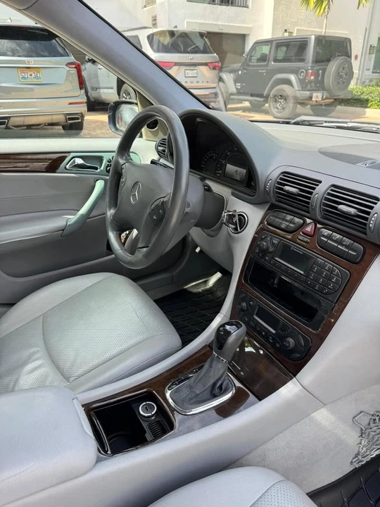 2002 Mercedes-Benz W203 C-Class - Image 7 of 12