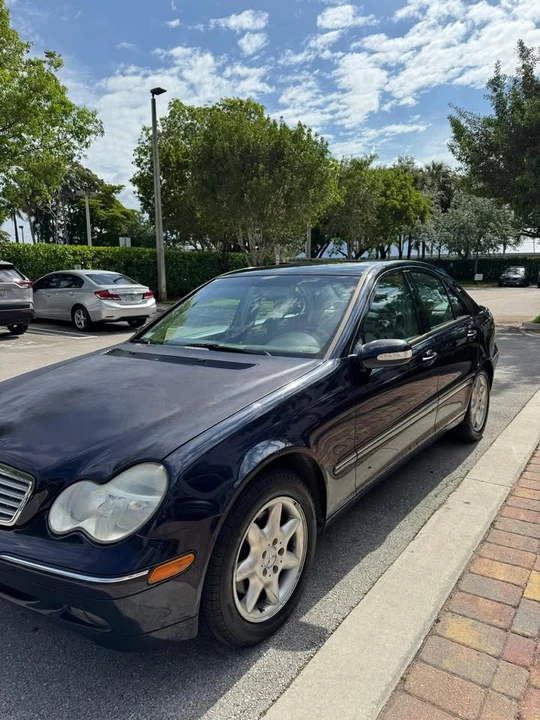 2002 Mercedes-Benz W203 C-Class - Image 2 of 12