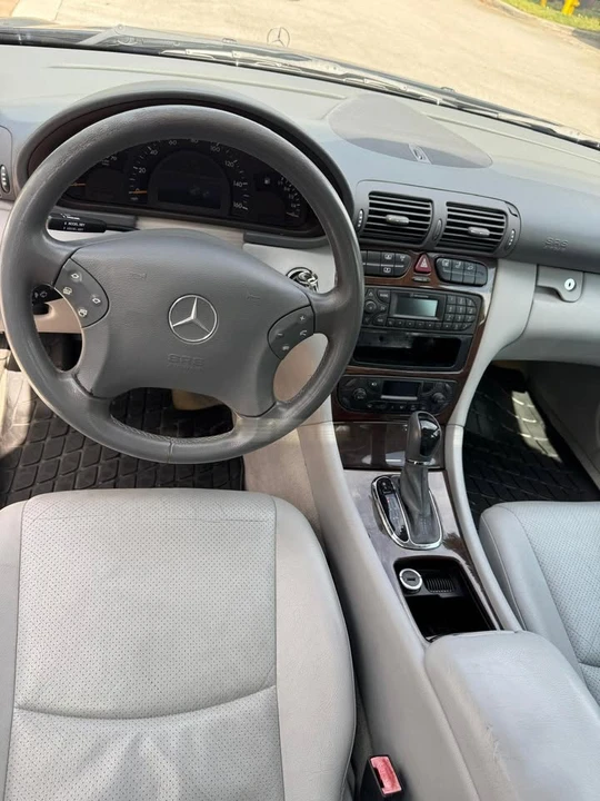2002 Mercedes-Benz W203 C-Class - Image 9 of 12