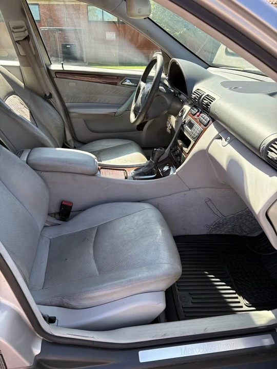 2002 Mercedes-Benz W203 C-Class - Image 8 of 11