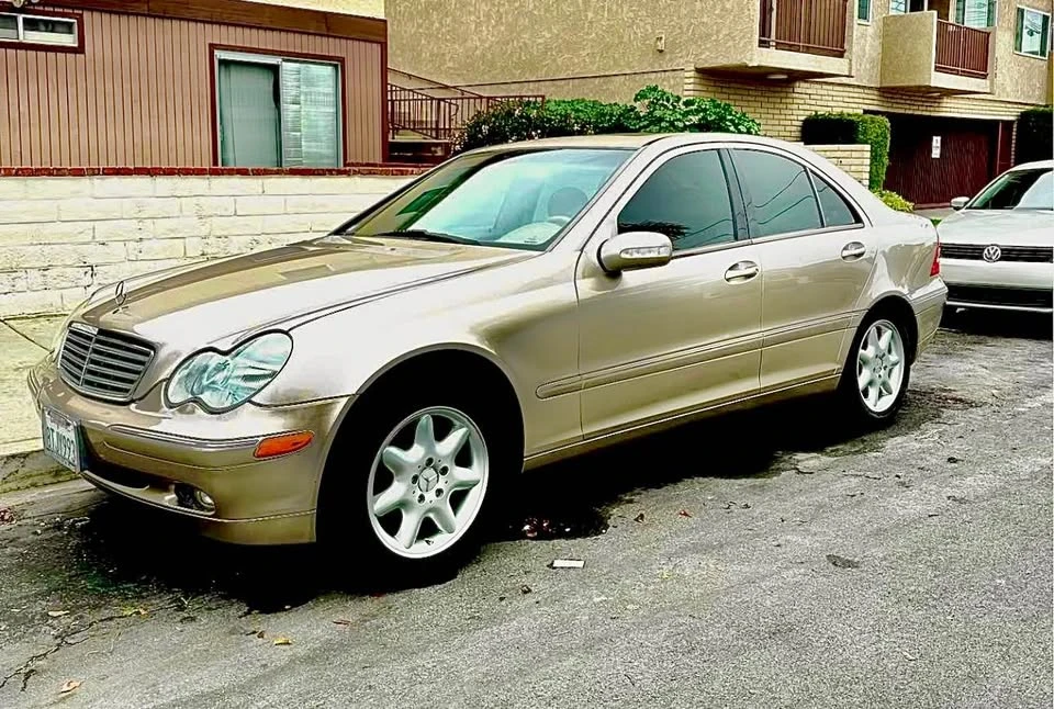 2002 Mercedes-Benz W203 C-Class - Image 11 of 16