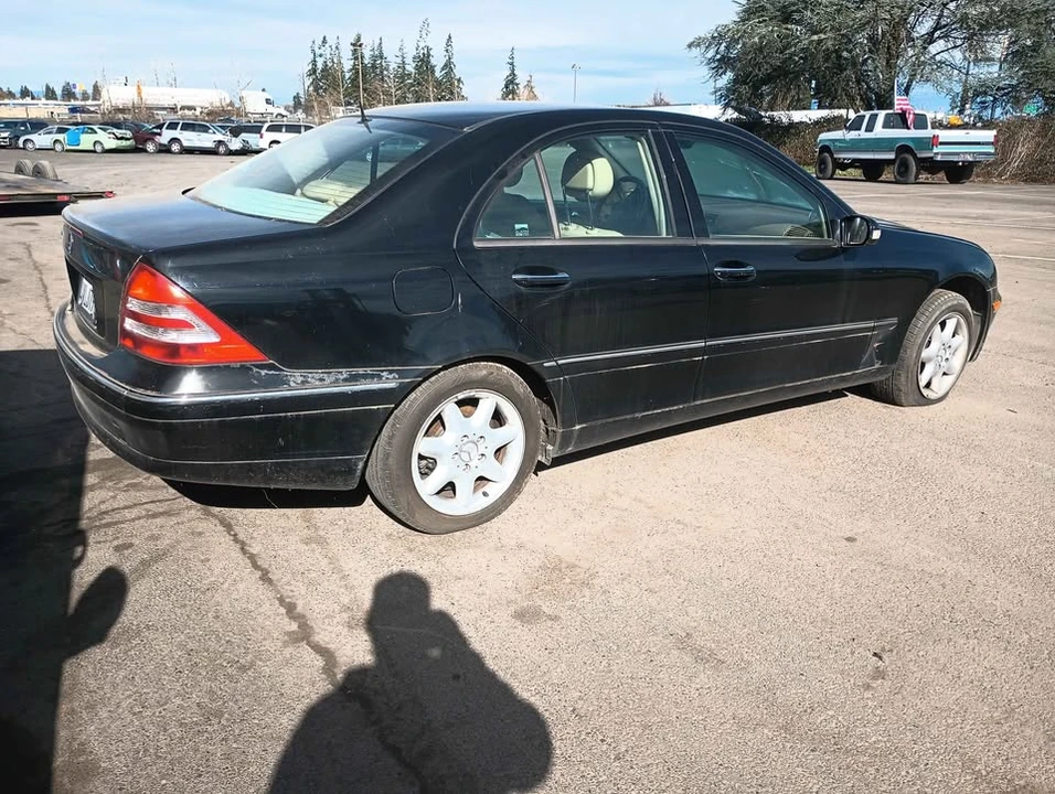 2002 Mercedes-Benz W203 C-Class - Image 2 of 3