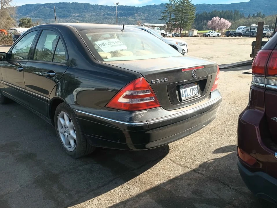 2002 Mercedes-Benz W203 C-Class - Image 3 of 3