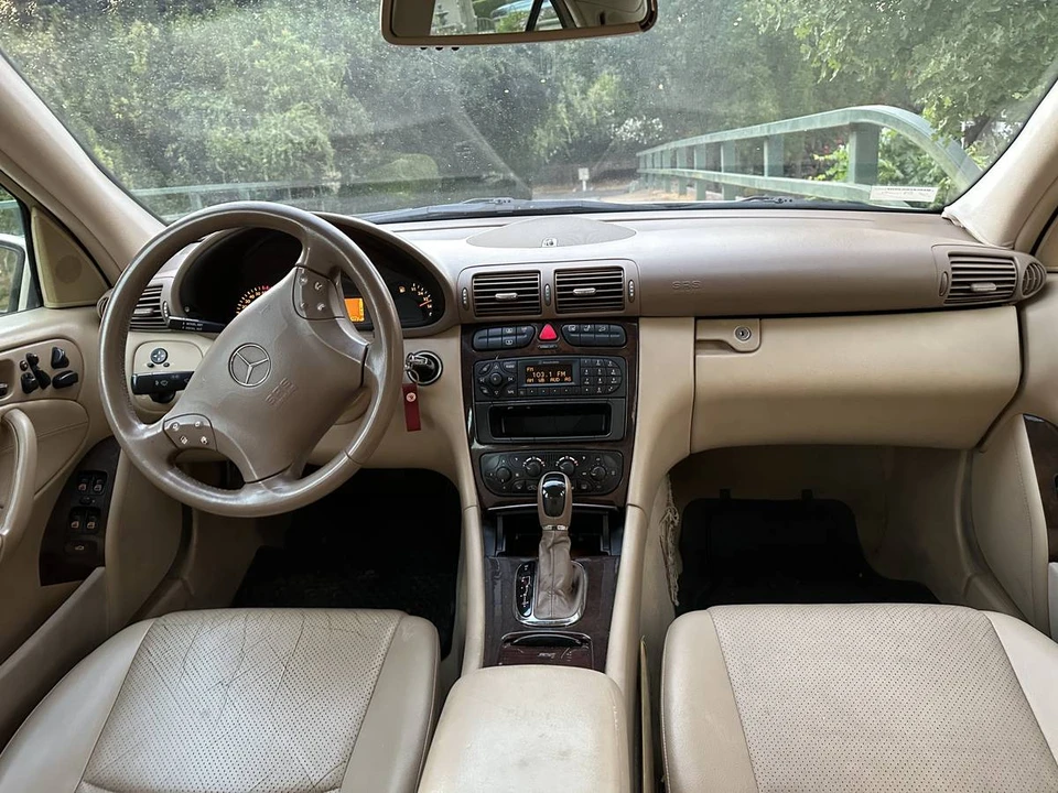 2002 Mercedes-Benz W203 C-Class - Image 9 of 16