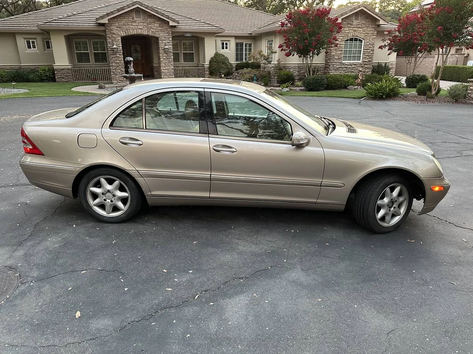 2002 Mercedes-Benz W203 C-Class - Image 4 of 16