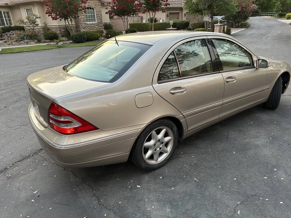 2002 Mercedes-Benz W203 C-Class - Image 5 of 16