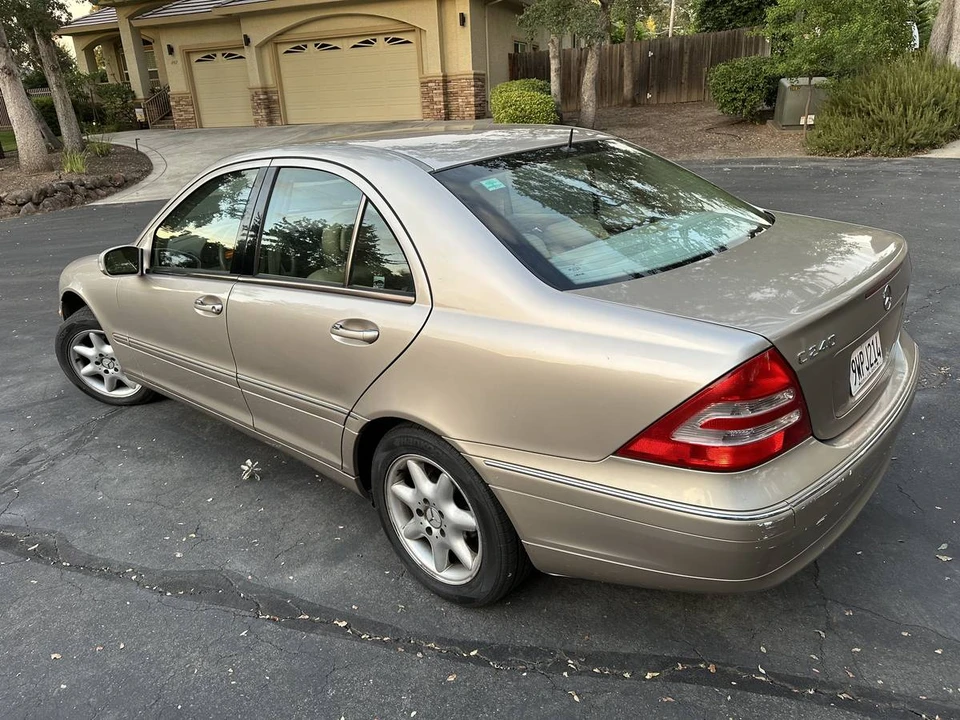 2002 Mercedes-Benz W203 C-Class - Image 7 of 16