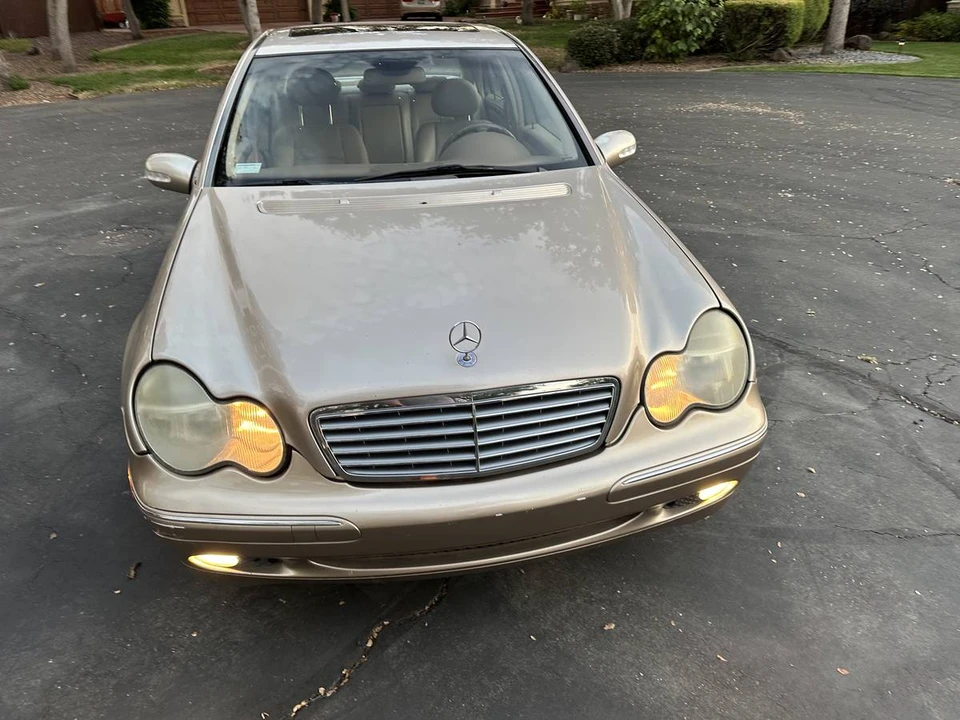 2002 Mercedes-Benz W203 C-Class - Image 2 of 16