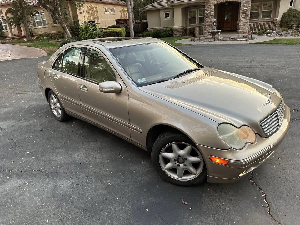2002 Mercedes-Benz W203 C-Class - Image 3 of 16