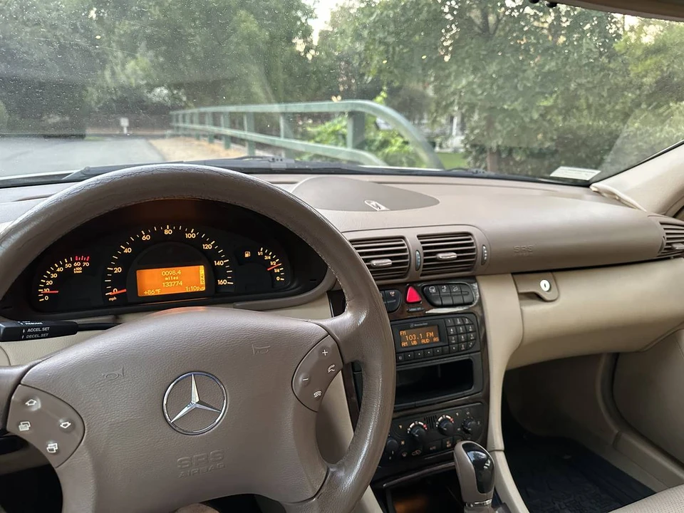 2002 Mercedes-Benz W203 C-Class - Image 13 of 16