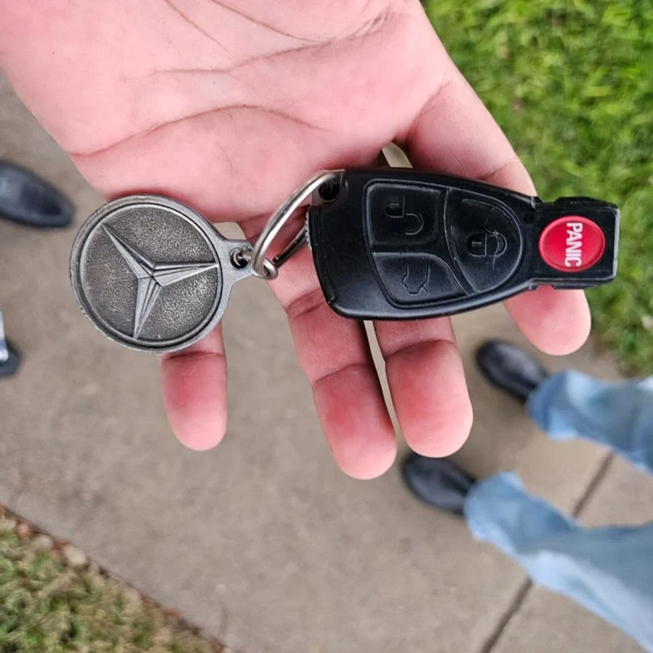 2002 Mercedes-Benz W220 S-Class - Image 8 of 11