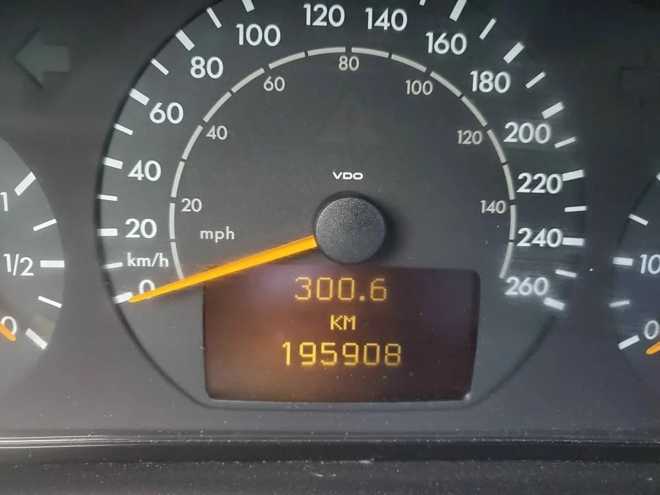 2002 Mercedes-Benz W210 E-Class - Image 7 of 12