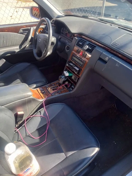 2002 Mercedes-Benz W210 E-Class - Image 6 of 11